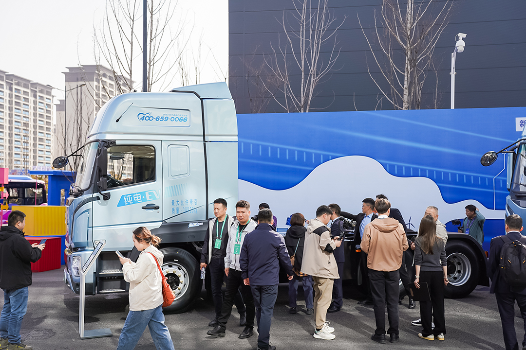 產品博覽 | 宇通400度底置充電牽引車重磅上市