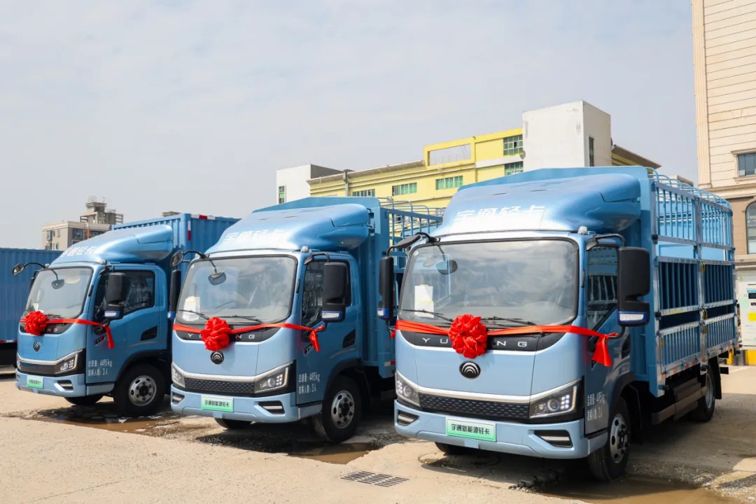 多面開花,多項突破!宇通3月批量大單火熱交付多地 多面開花,多項突破!宇通3月批量大單火熱交付多地