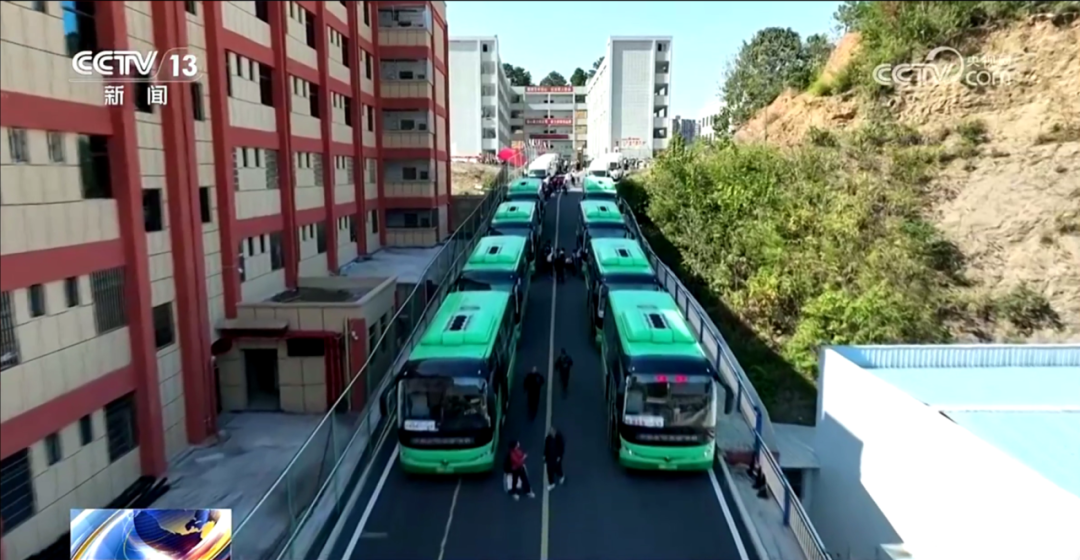 “公交帶貨”激發(fā)鄉(xiāng)村物流活力,宇通助力“客貨郵”融合新模式 圖片