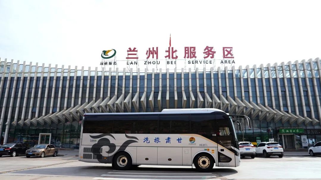 國風車奔赴絲綢路!宇通攜手甘肅旅汽打造西北高端游 國風車奔赴絲綢路!宇通攜手甘肅旅汽打造西北高端游