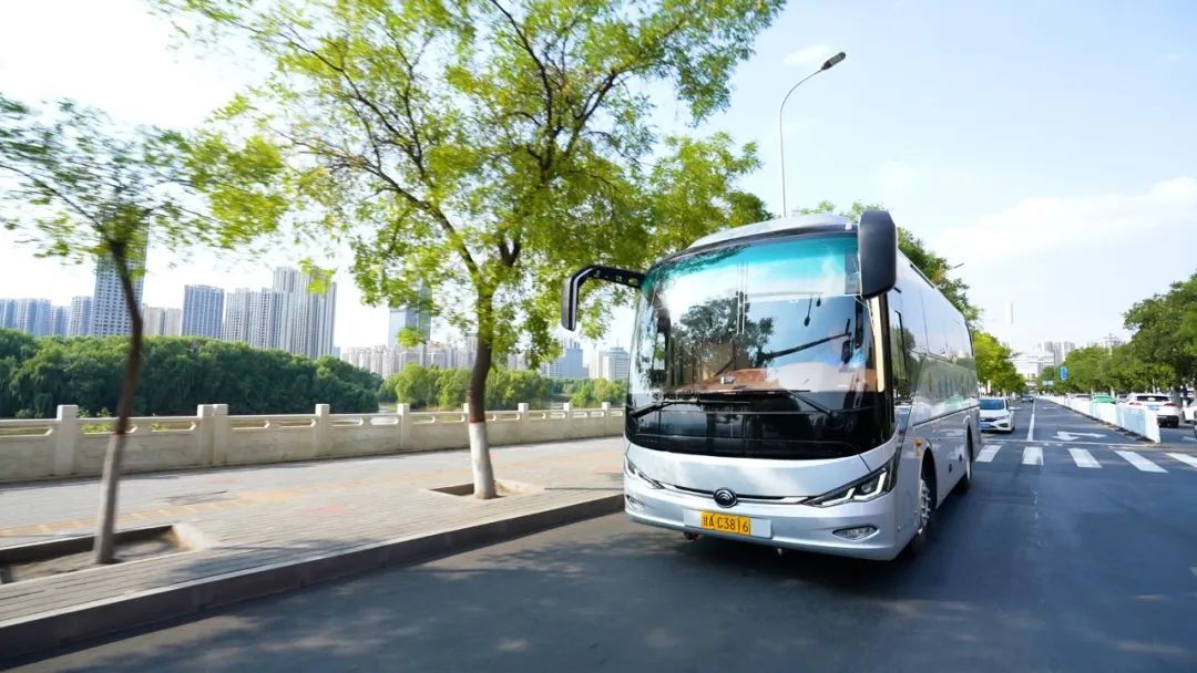 國風車奔赴絲綢路!宇通攜手甘肅旅汽打造西北高端游 國風車奔赴絲綢路!宇通攜手甘肅旅汽打造西北高端游
