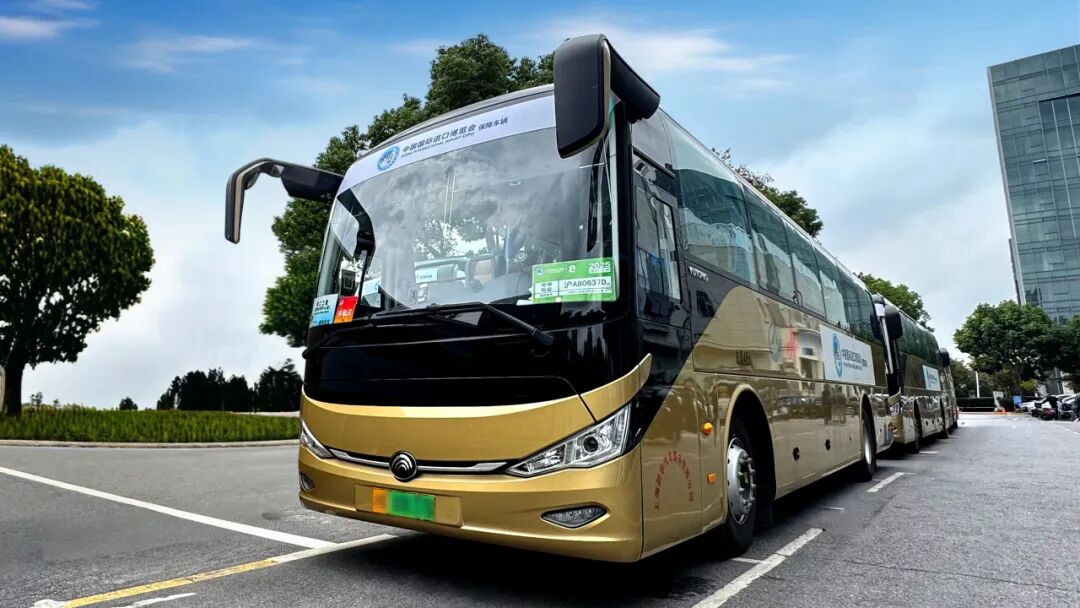 八屆全勤!車型煥新!宇通為進(jìn)博會保駕護(hù)航 圖片