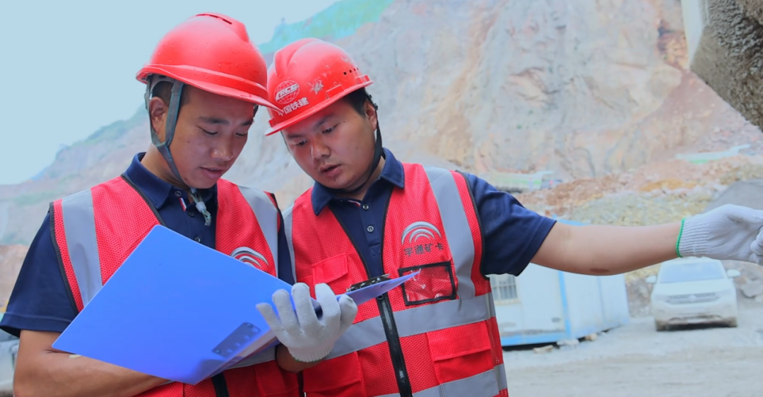 宇通礦卡——馭電革新，智啟礦途丨宇通礦卡賦能江西銘信-華新礦區(qū)高效綠色運(yùn)營(yíng)！